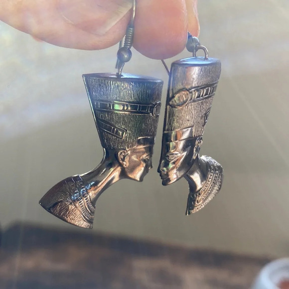 Egyptian Queen Nefertiti Earrings - Picture 5 of 5